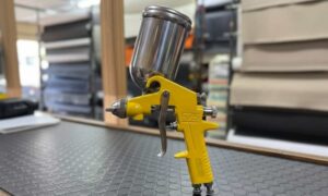 Pistola para pega en spray guía completa para pegar la tela del techo de auto