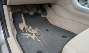 Señales de que tu alfombra automotriz necesita un reemplazo urgente