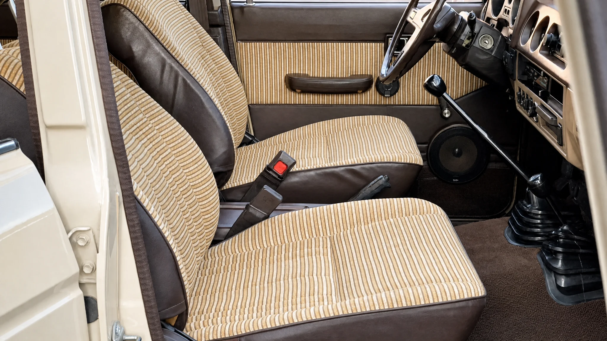 ¿Por qué Elegir Tela Marrón Land Cruiser FJ60
